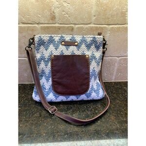 Myra Bag Women's Supple Shoulder Bag Like New